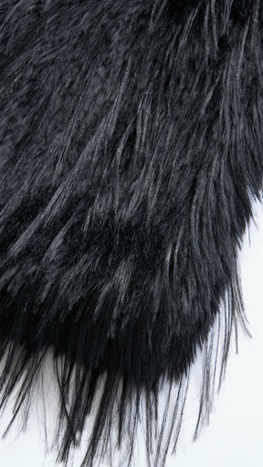 Cappotto corto in pelliccia sintetica a frange con cintura