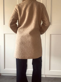 Cappotto Giacca Nolina – Taglio dritto e tasche frontali