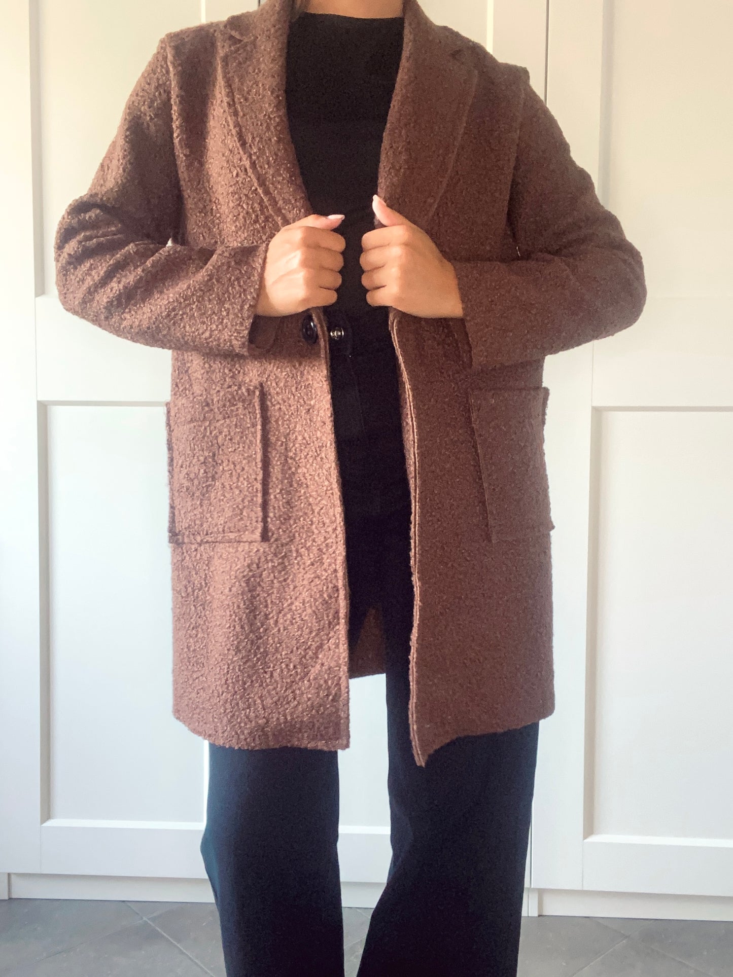 Cappotto Giacca Nolina – Taglio dritto e tasche frontali