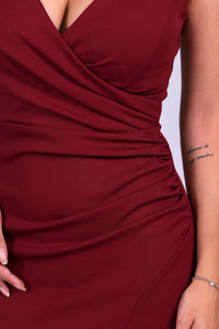 Abito “Loreta” – Eleganza drappeggiata con spacco frontale