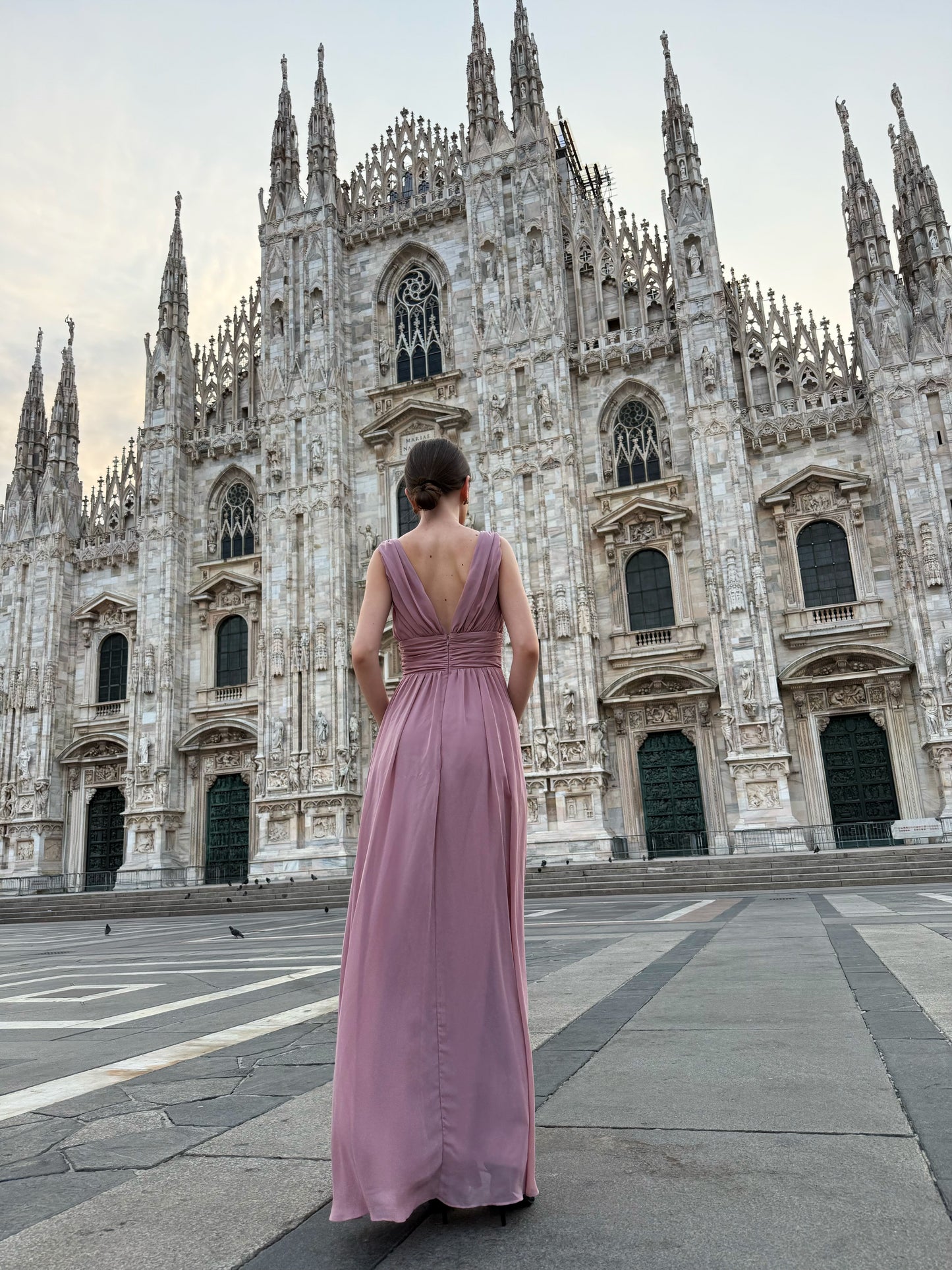 Abito “Callista” – Vestito Lungo Scollo a V con Spalline Drappeggiate e Spacco Laterale