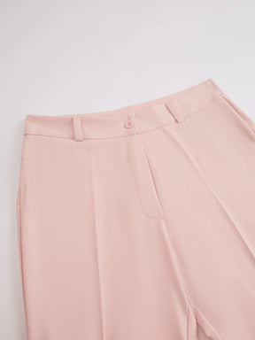 Pantaloni dritti da donna: eleganti e snellenti, adatti per l'ufficio e per tutti i giorni.