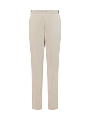 Pantaloni dritti da donna: eleganti e snellenti, adatti per l'ufficio e per tutti i giorni.