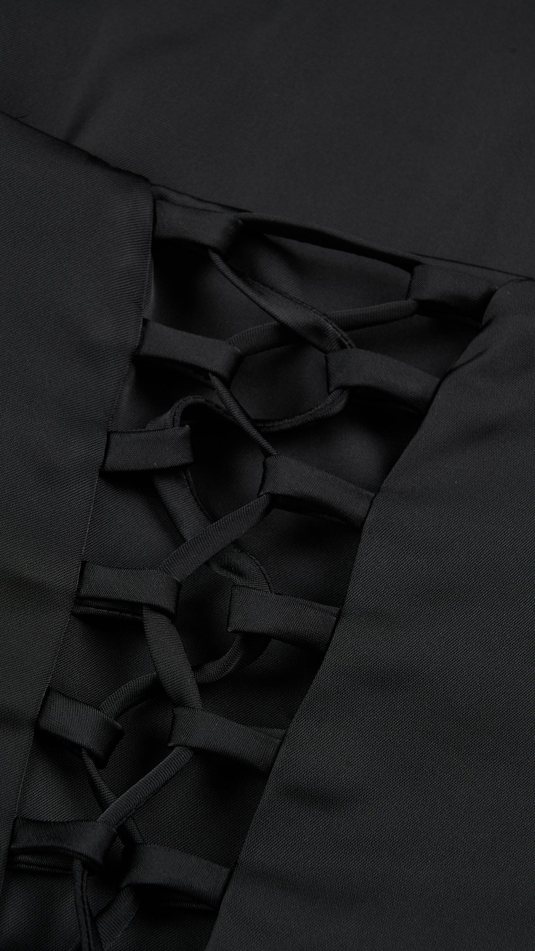 Abito lungo elegante con scollo a collo alto a fiocco, design bicolore con top asimmetrico e gonna fluida
