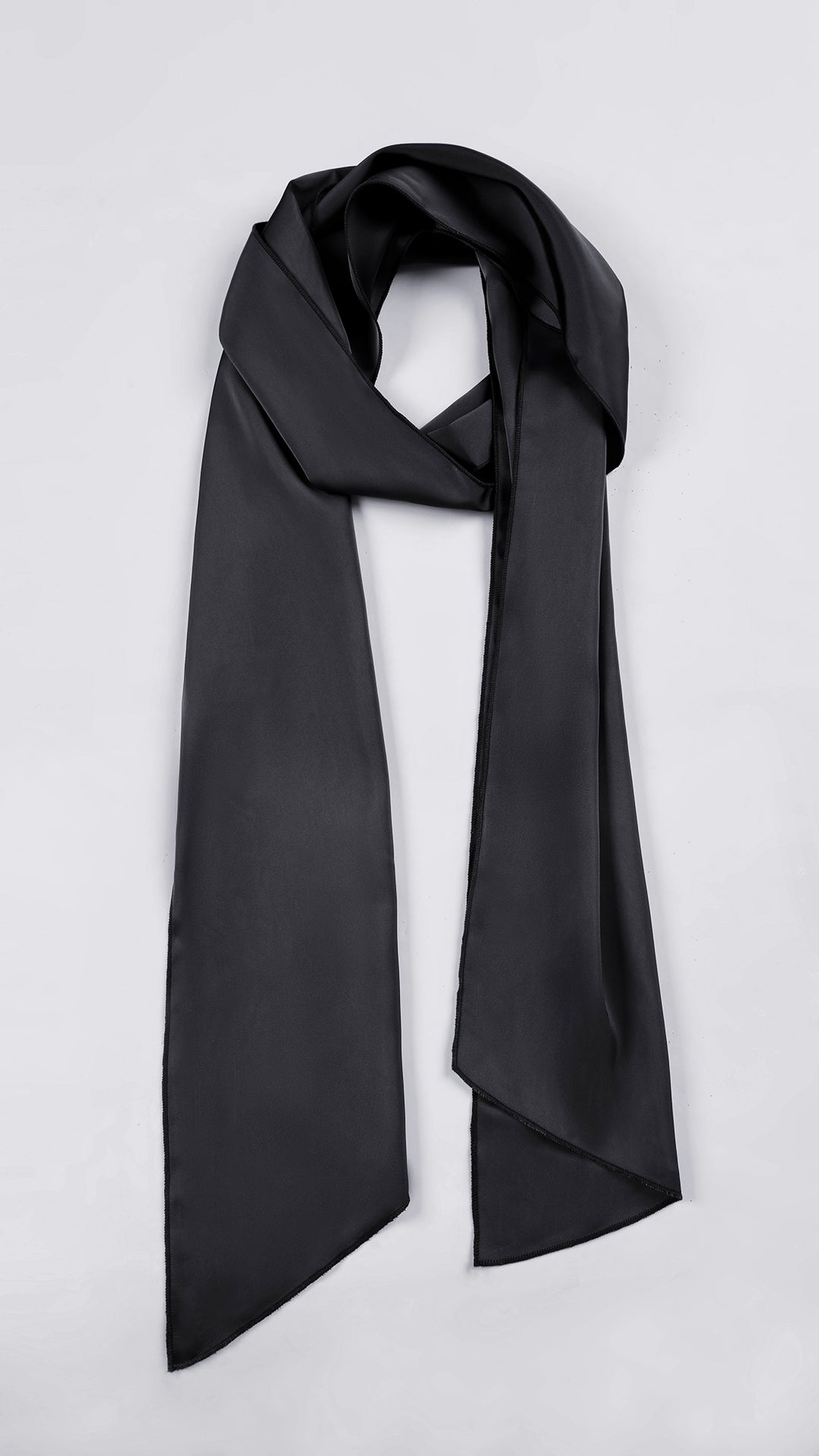 Abito lungo elegante con scollo a collo alto a fiocco, design bicolore con top asimmetrico e gonna fluida