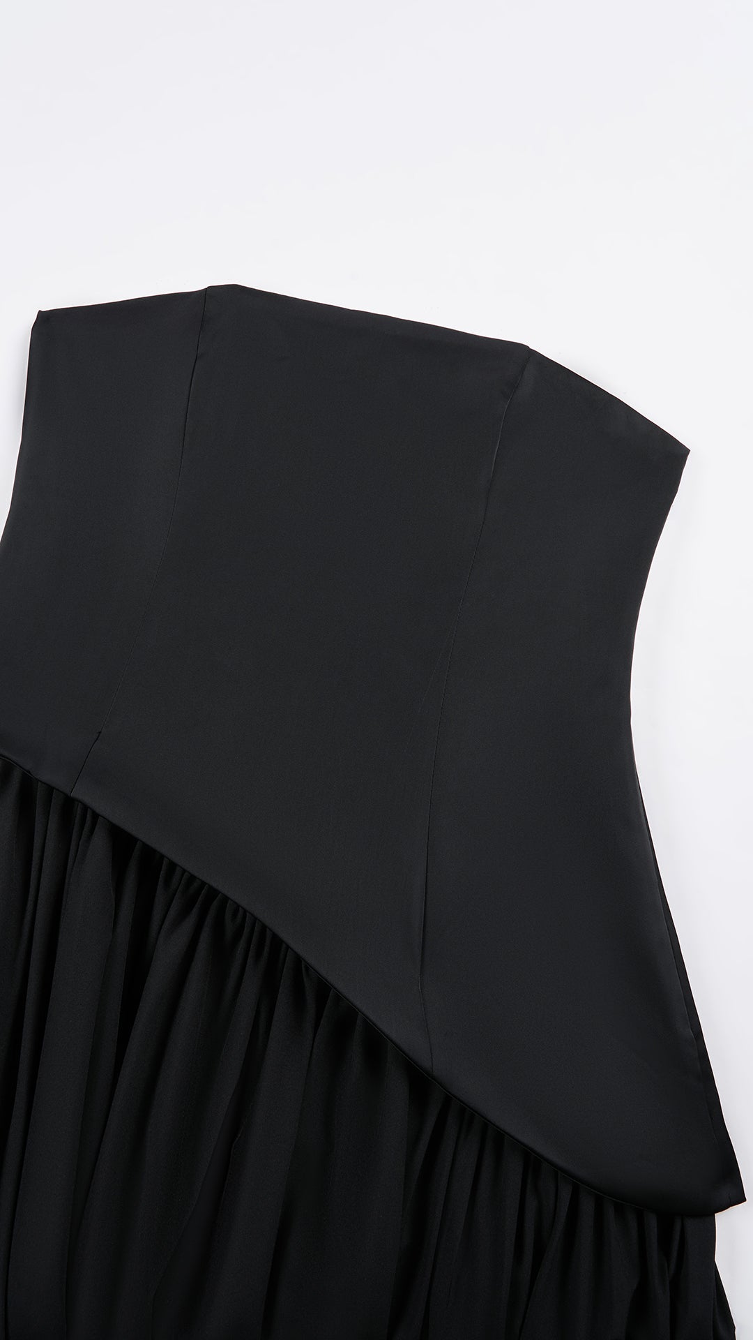 Abito lungo elegante con scollo a collo alto a fiocco, design bicolore con top asimmetrico e gonna fluida