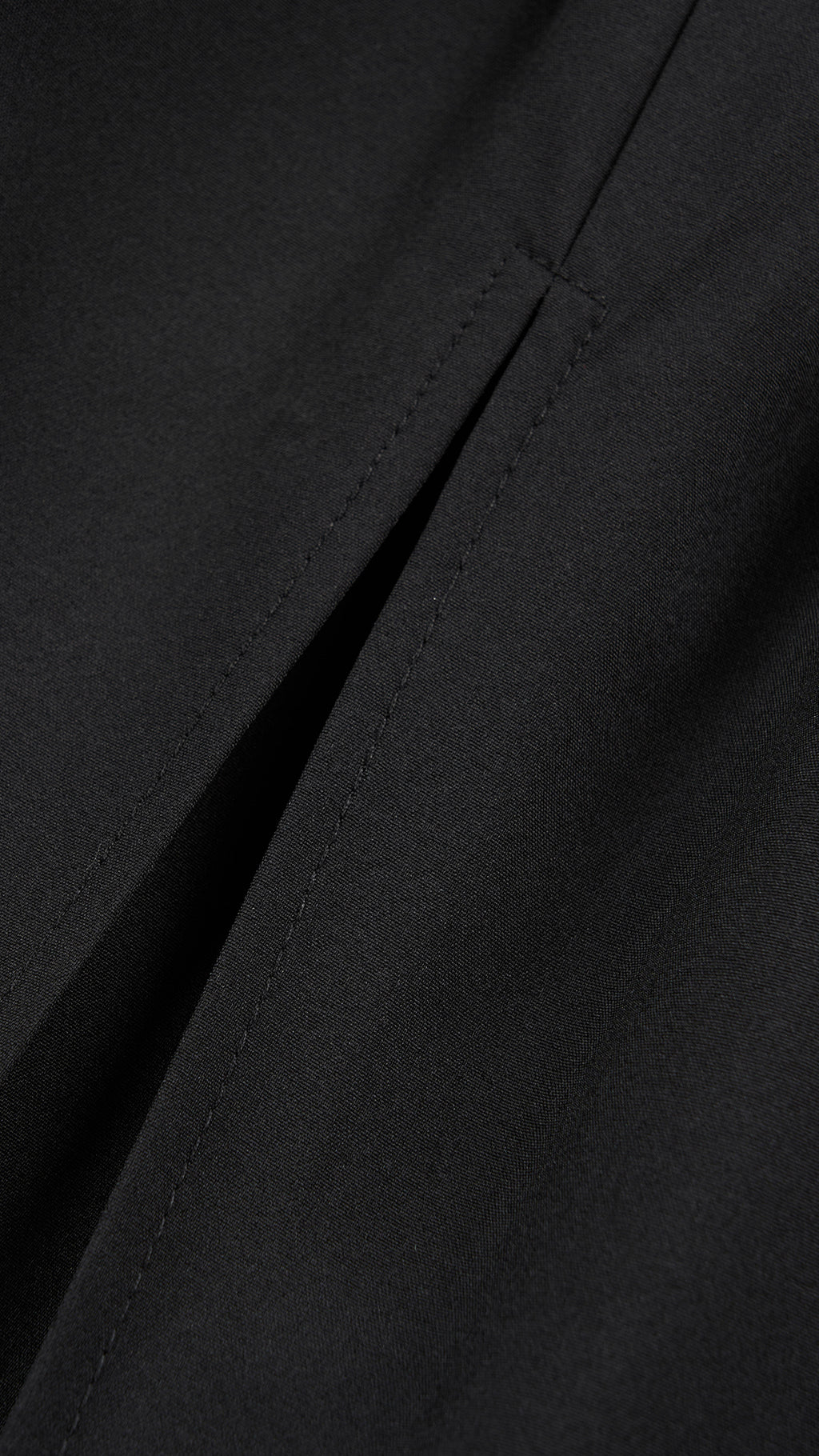 Abito lungo elegante con scollo a collo alto a fiocco, design bicolore con top asimmetrico e gonna fluida