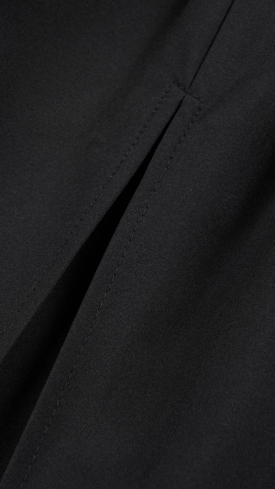 Abito lungo elegante con scollo a collo alto a fiocco, design bicolore con top asimmetrico e gonna fluida