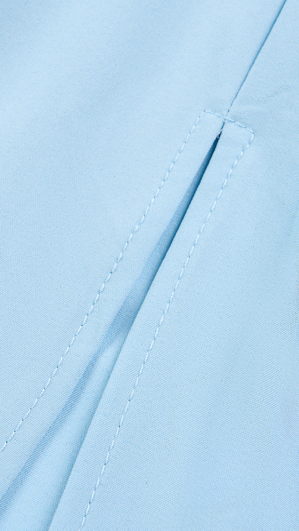 Abito lungo elegante con scollo a collo alto a fiocco, design bicolore con top asimmetrico e gonna fluida