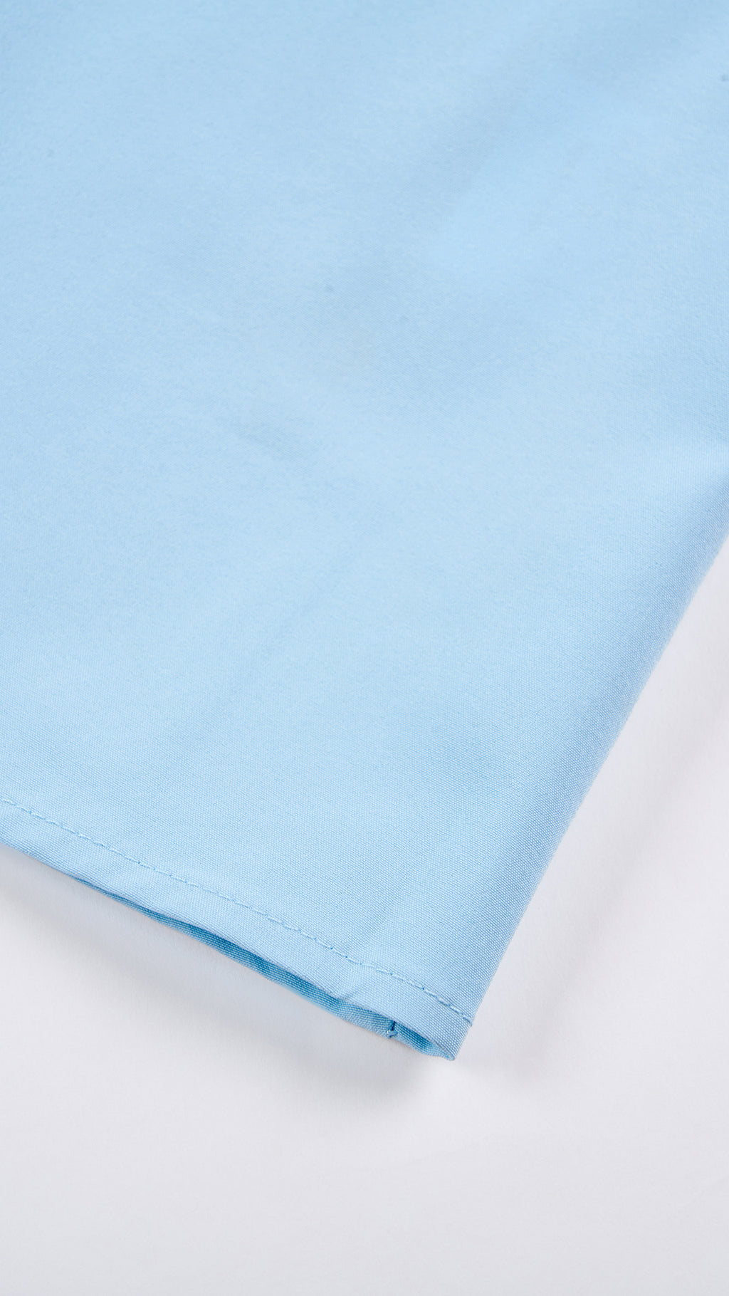 Abito lungo elegante con scollo a collo alto a fiocco, design bicolore con top asimmetrico e gonna fluida