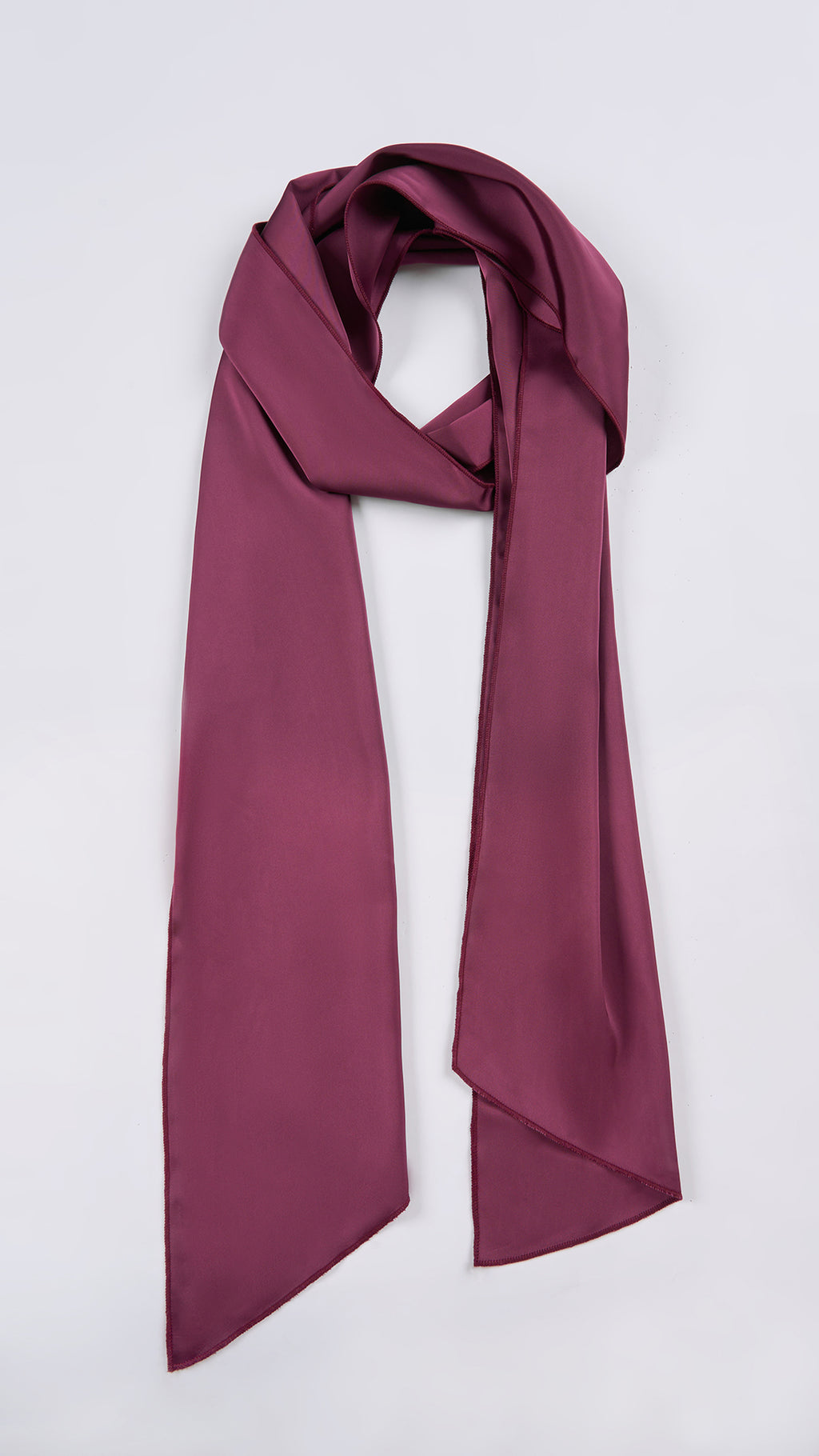Abito lungo elegante con scollo a collo alto a fiocco, design bicolore con top asimmetrico e gonna fluida