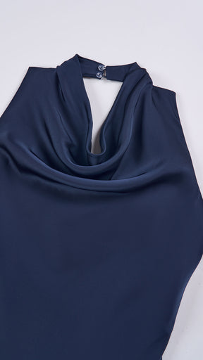 Abito lungo elegante senza maniche con scollo a collo drappeggiato e dettaglio a fibbia, in tessuto fluido, per cerimonie e occasioni speciali