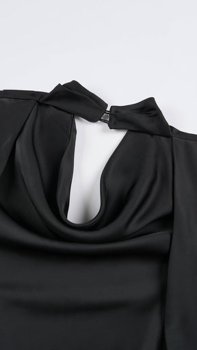 Abito lungo elegante senza maniche con scollo a collo drappeggiato e dettaglio a fibbia, in tessuto fluido, per cerimonie e occasioni speciali