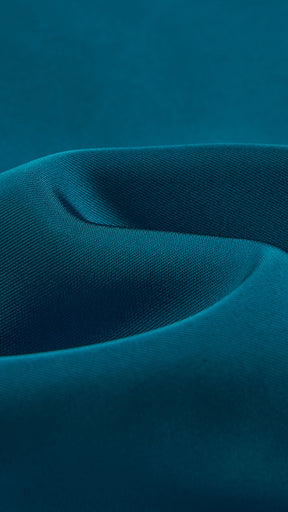 Abito lungo elegante senza maniche con scollo a collo drappeggiato e dettaglio a fibbia, in tessuto fluido, per cerimonie e occasioni speciali
