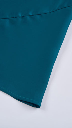 Abito lungo elegante senza maniche con scollo a collo drappeggiato e dettaglio a fibbia, in tessuto fluido, per cerimonie e occasioni speciali