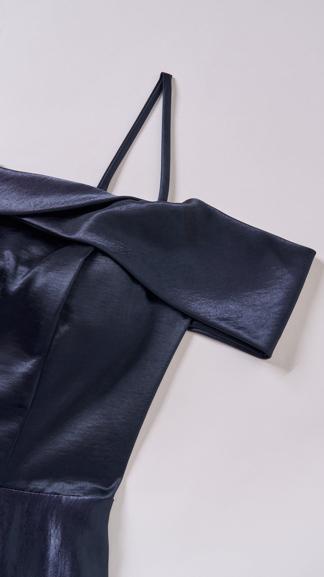 Vestito Lungo Satin Donna con Colletto Alto e Spalle Scoperte, Abito Elegante Cerimonia Busto Arricciato e Gonna Svasata