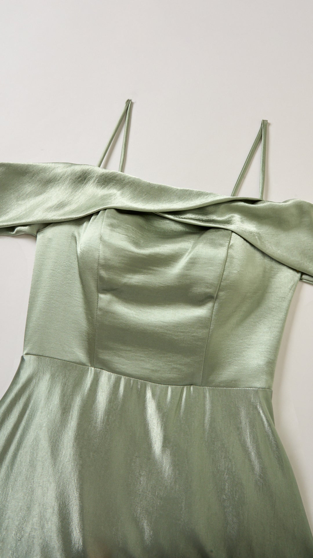 Vestito Lungo Satin Donna con Colletto Alto e Spalle Scoperte, Abito Elegante Cerimonia Busto Arricciato e Gonna Svasata