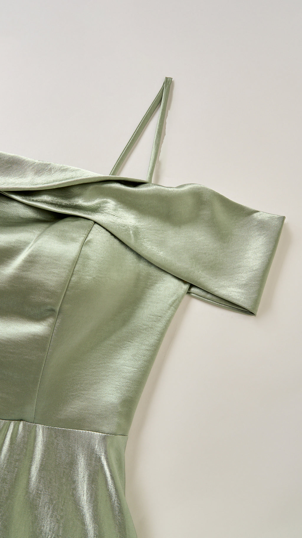 Vestito Lungo Satin Donna con Colletto Alto e Spalle Scoperte, Abito Elegante Cerimonia Busto Arricciato e Gonna Svasata