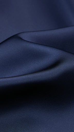 Abito lungo elegante con scollo a collo alto, senza maniche, in raso fluido, per cerimonie e occasioni speciali