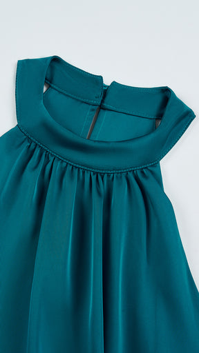 Abito lungo elegante con scollo a collo alto, senza maniche, in raso fluido, per cerimonie e occasioni speciali