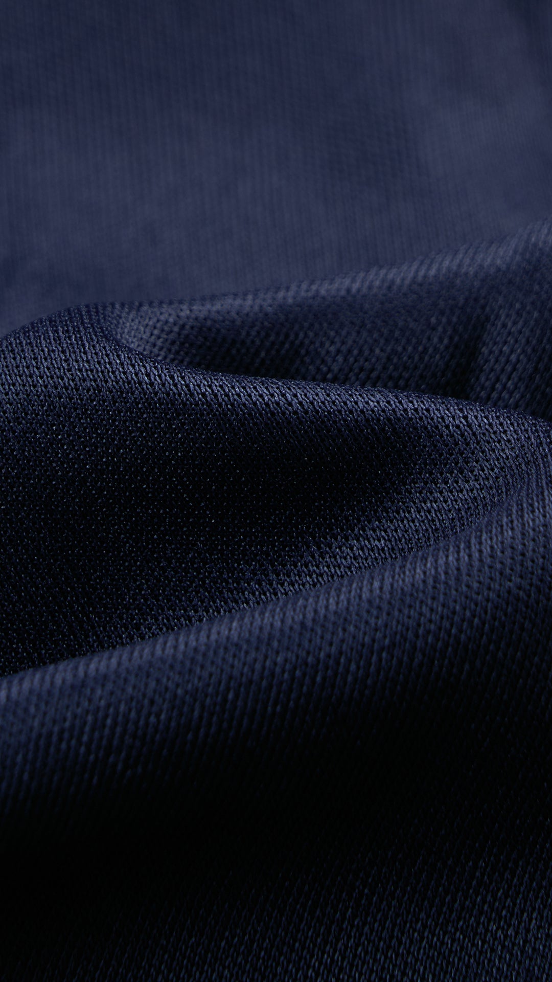 Abito midi elegante a spalline sottili con scollo a fascia, tessuto jacquard floreale e dettaglio a croce sul retro