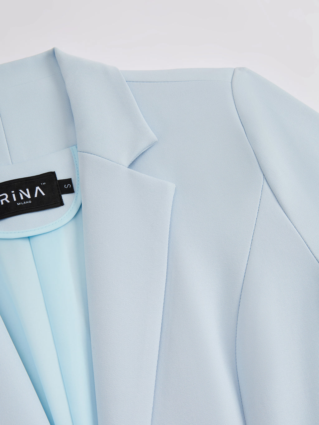 Blazer slim fit da donna: elegante blazer monopetto, adatto per l'ufficio e le occasioni formali.