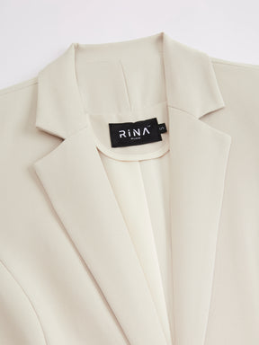 Blazer slim fit da donna: elegante blazer monopetto, adatto per l'ufficio e le occasioni formali.