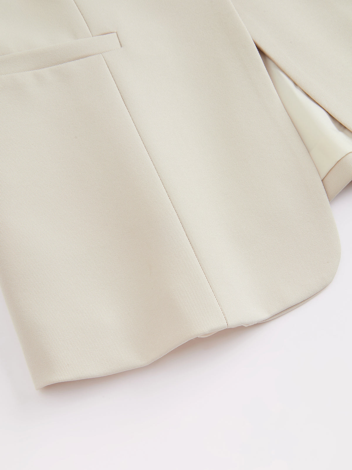 Blazer slim fit da donna: elegante blazer monopetto, adatto per l'ufficio e le occasioni formali.