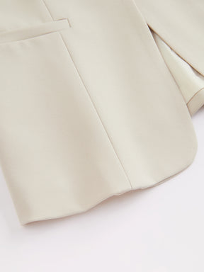 Blazer slim fit da donna: elegante blazer monopetto, adatto per l'ufficio e le occasioni formali.