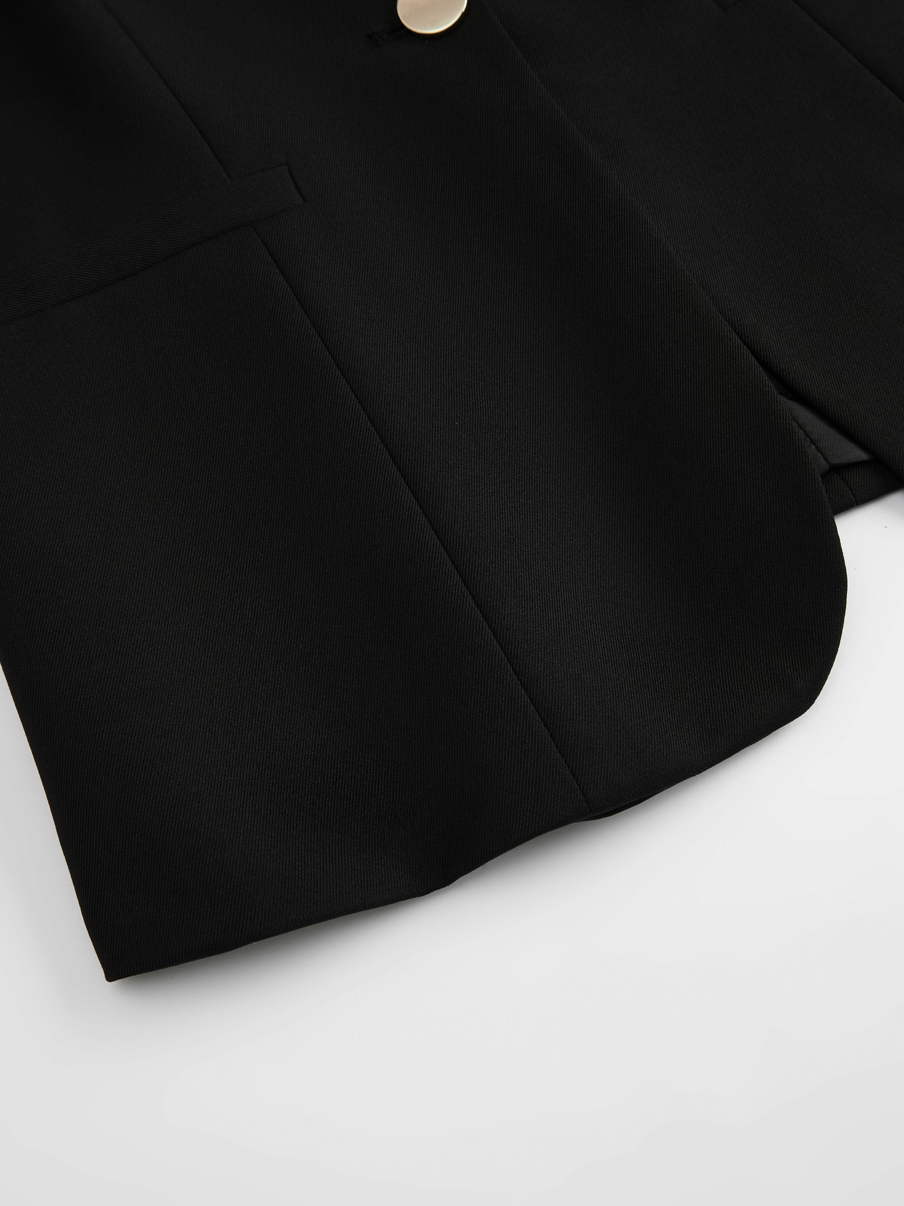 Blazer slim fit da donna: elegante blazer monopetto, adatto per l'ufficio e le occasioni formali.