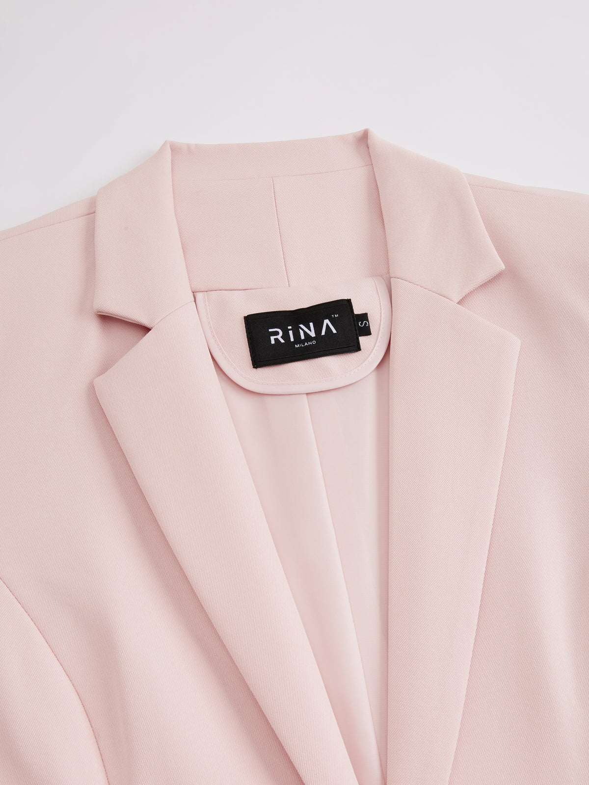 Blazer slim fit da donna: elegante blazer monopetto, adatto per l'ufficio e le occasioni formali.
