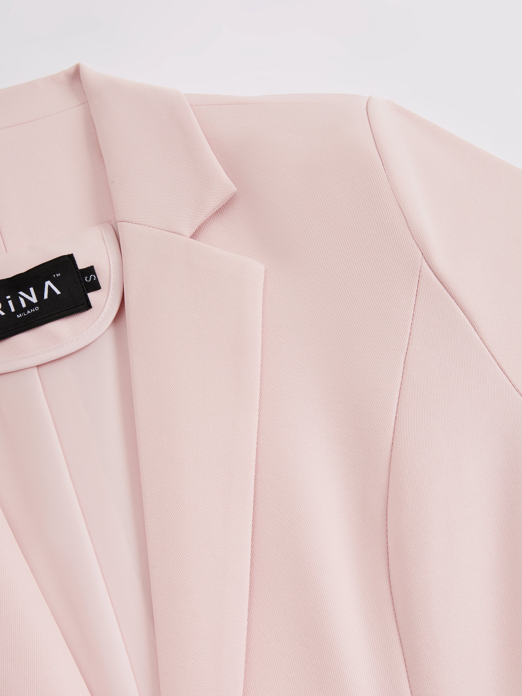 Blazer slim fit da donna: elegante blazer monopetto, adatto per l'ufficio e le occasioni formali.