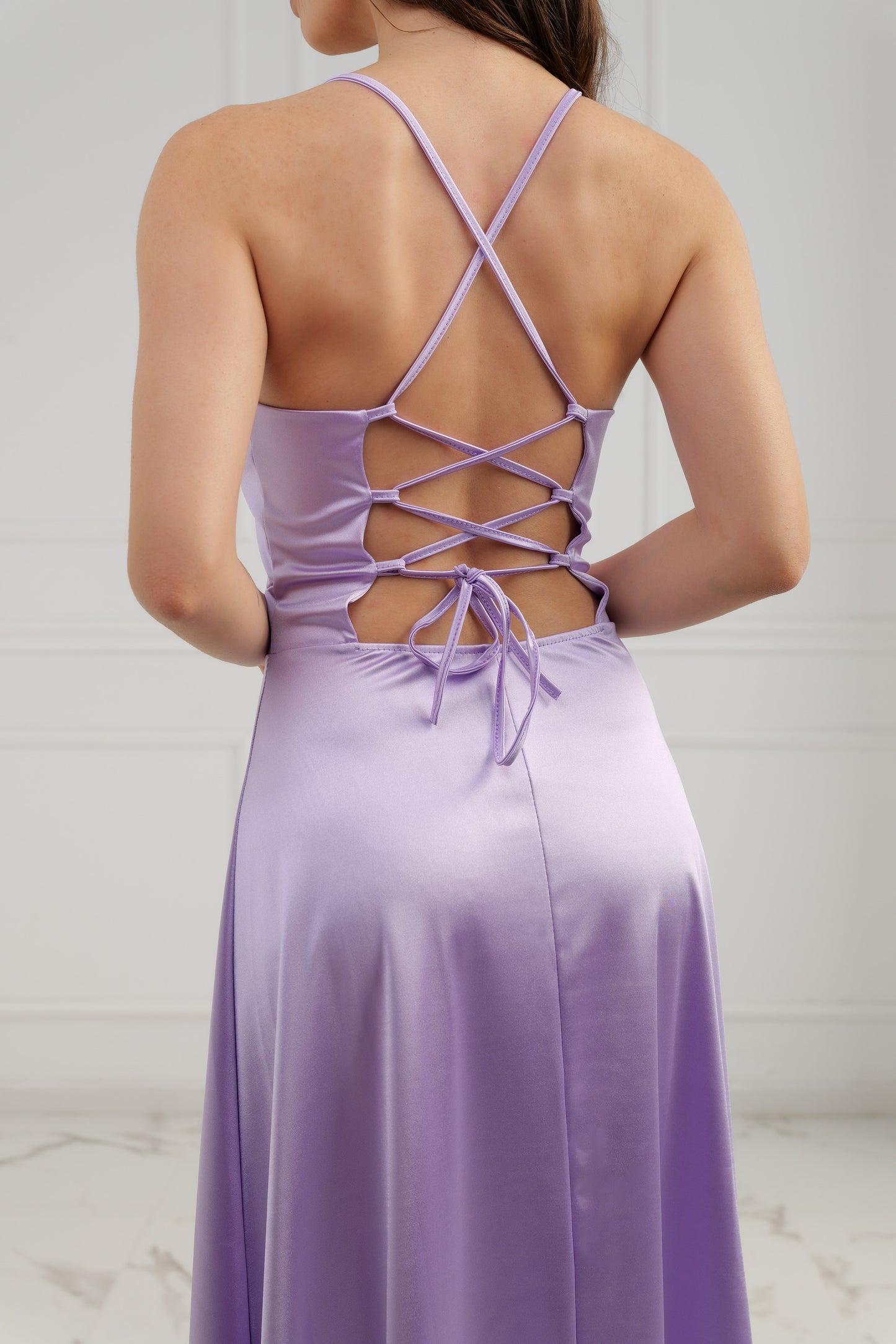 Abito lungo lilla in raso caldo