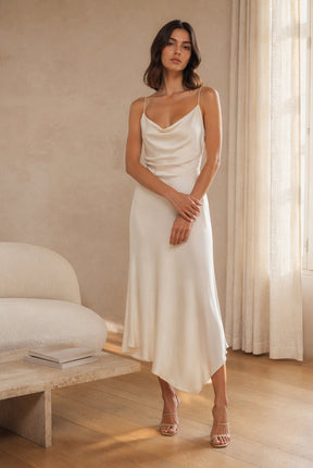 Abito Midi in Satin con Scollatura a Collo d'Anatra e Spalline - Eleganza Asimmetrica per Serate