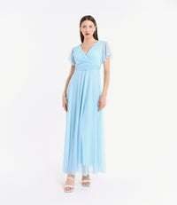 Abito azzurro in tulle, scollo a V, maniche chiffon, stile romantico
