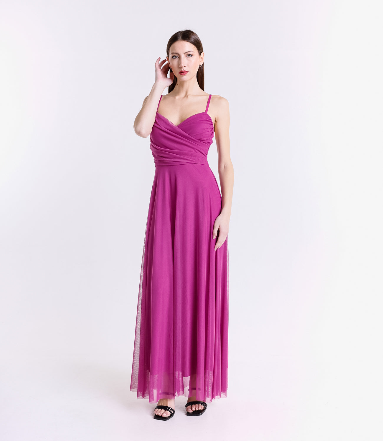 Abito ciliegio in tulle, spalline sottili, colore tenero