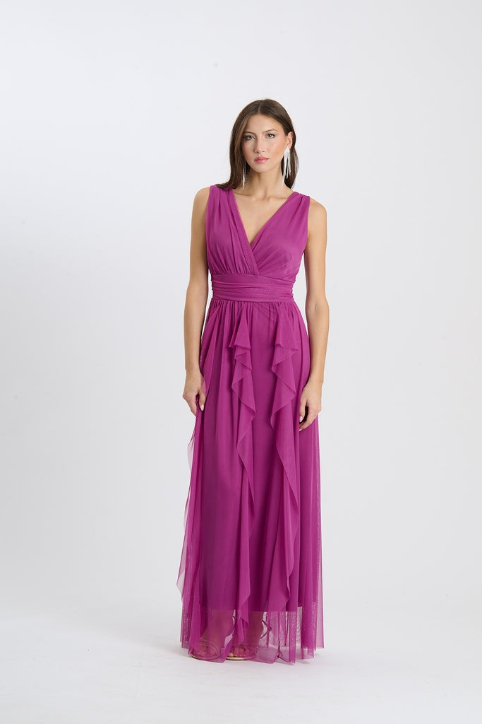 Abito da donna ciliegio, lunghezza totale, design senza maniche, scollatura a V profondo per un effetto glamour.