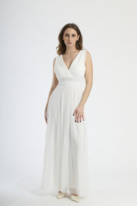 Abito da evento bianco, design sfilacciato, scollatura a V profondo, silhouette slim.