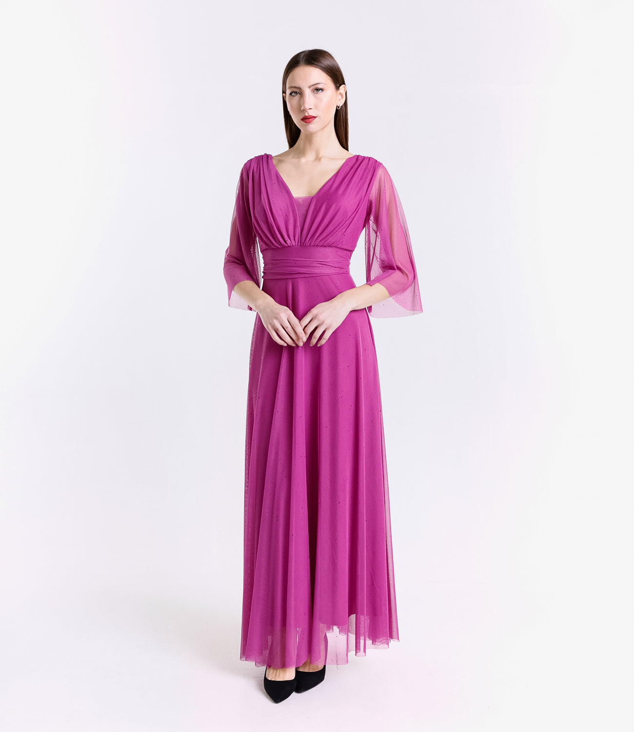 Abito da festa ciliegio tenero con fascia in vita, colore dolce e accattivante