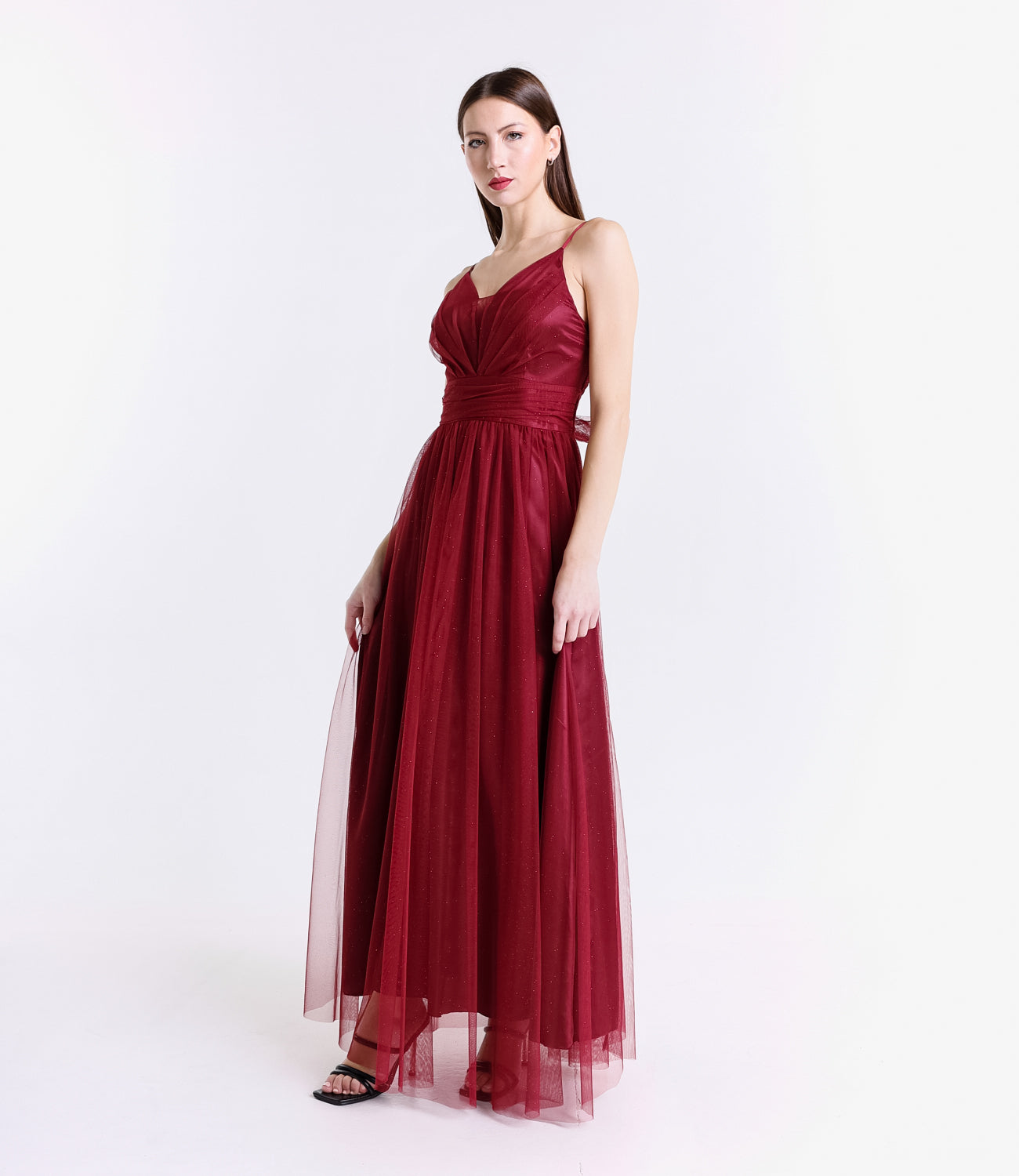 Abito elegante bordo con falda ampia fluida, perfetto per serate glamour