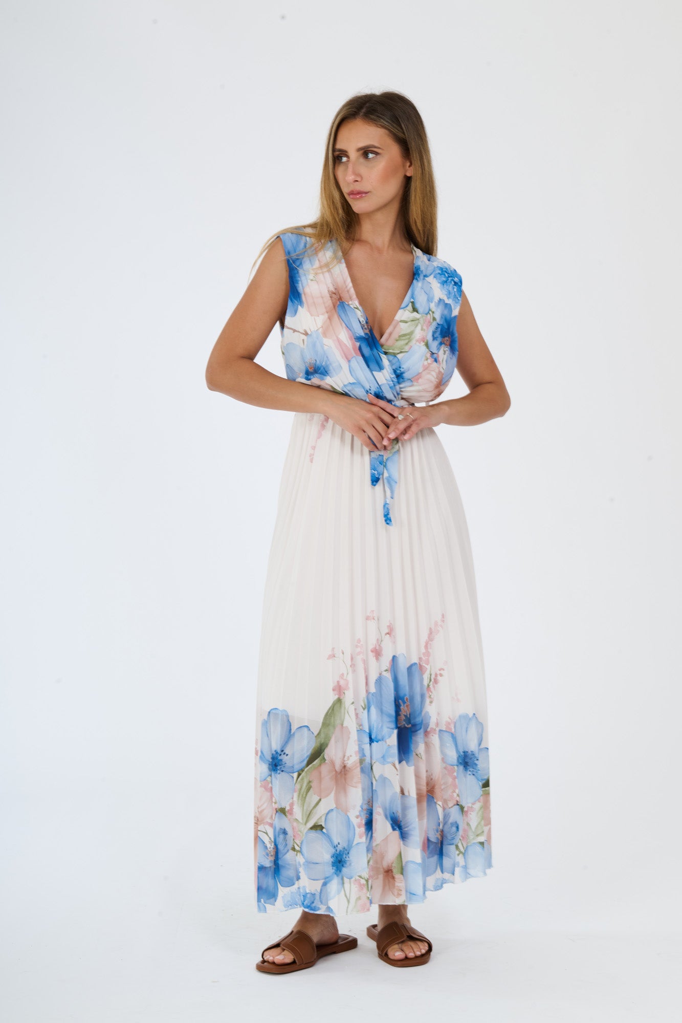 Abito estivo Azzuro con stampa floreale, scollatura a V, design senza maniche e cordoncino alla vita