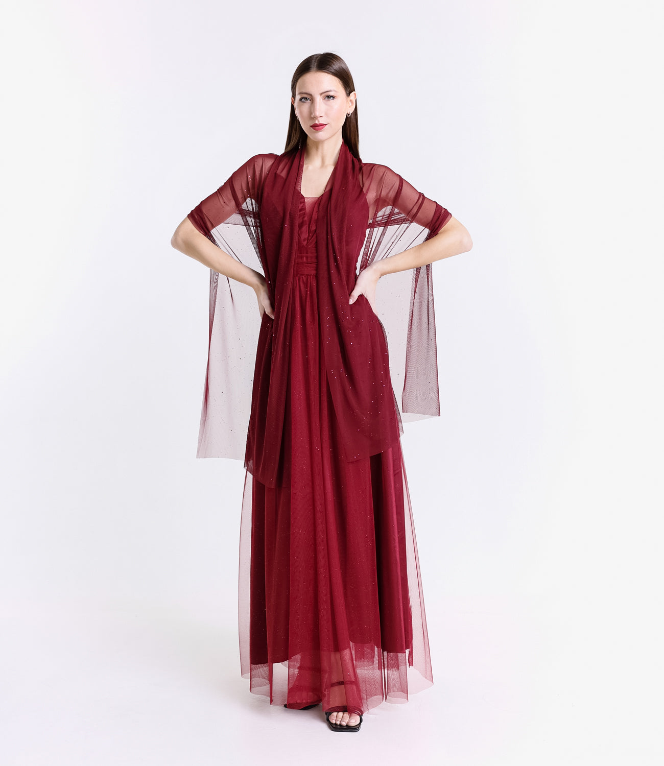 Abito formale bordo con taglio drammatico, ideale per occasioni speciali