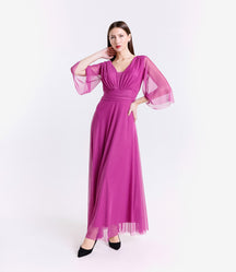 Abito lungo ciliegio romantico con scollo a V e maniche in tulle trasparente