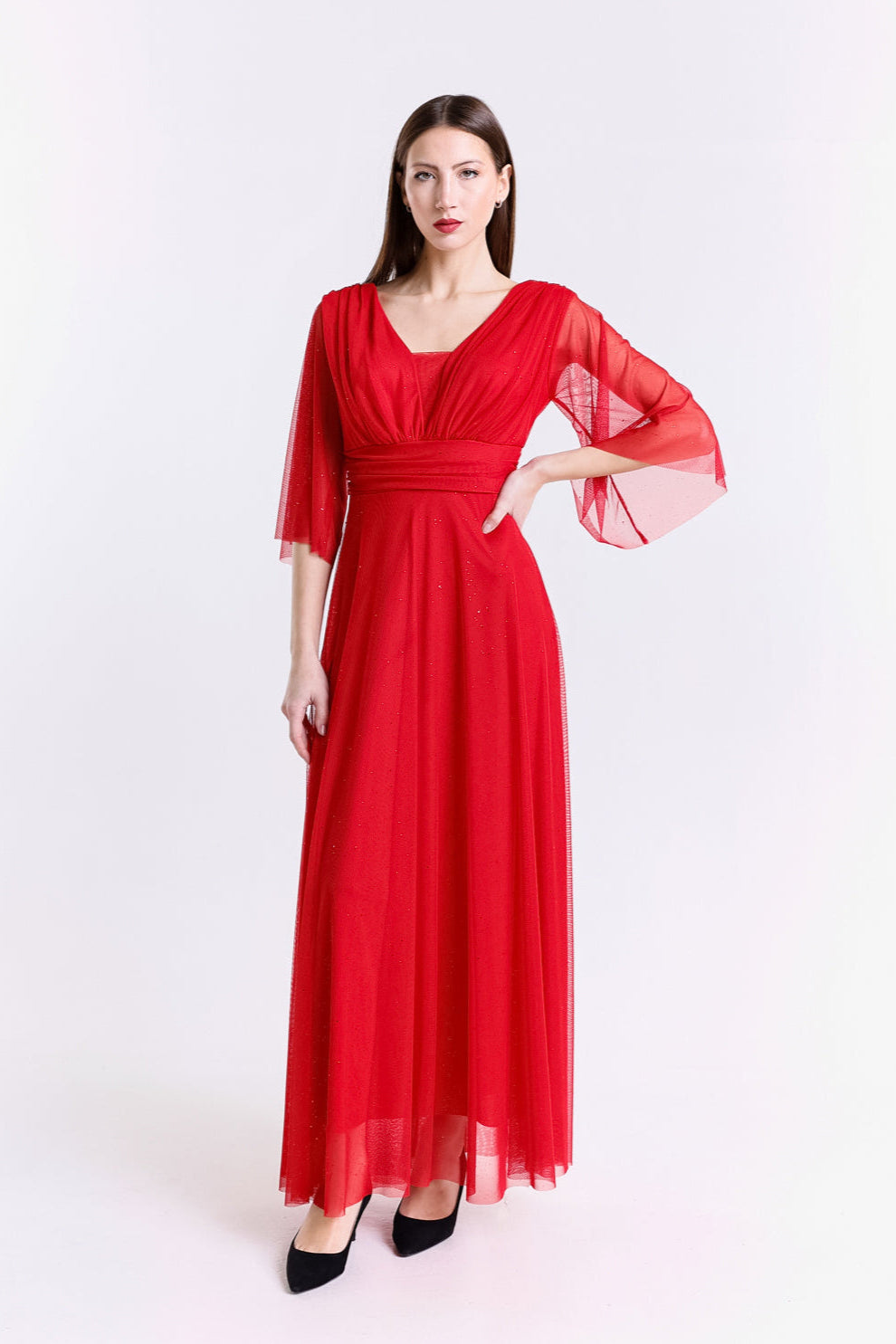 Abito lungo rosso elegante con scollo a V e maniche in tulle trasparente