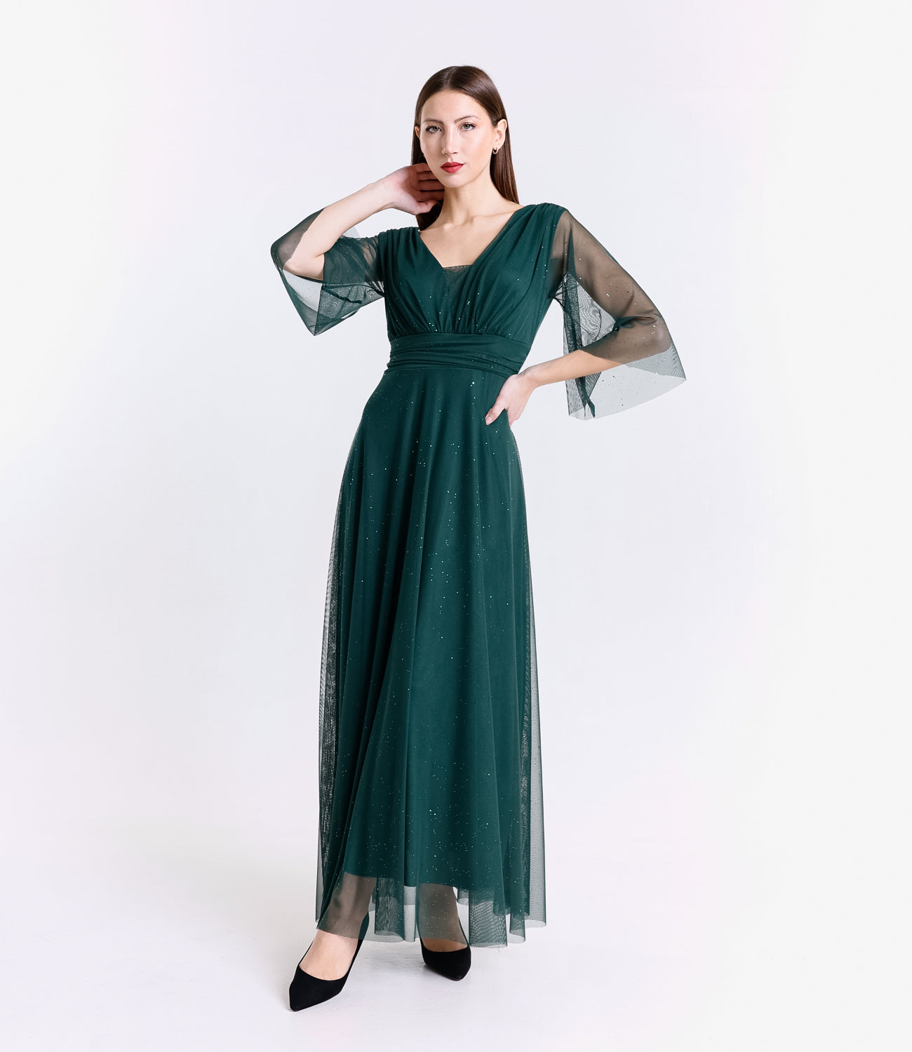 Abito lungo verde.S rinfrescante con scollo a V e maniche in tulle trasparente