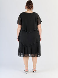 Abito nero formale, chiffon traslucido, design a livelli e maniche scollate