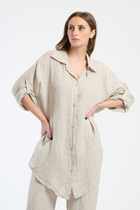 Camicia beige con colletto, comfort e versatilità per ogni occasione