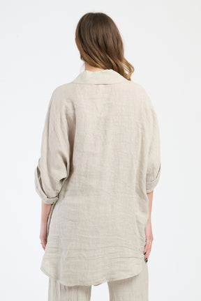 Camicia beige in lino, calda e rassicurante per l’autunno
