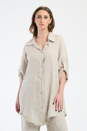 Camicia oversize beige, classica e dal fascino neutro