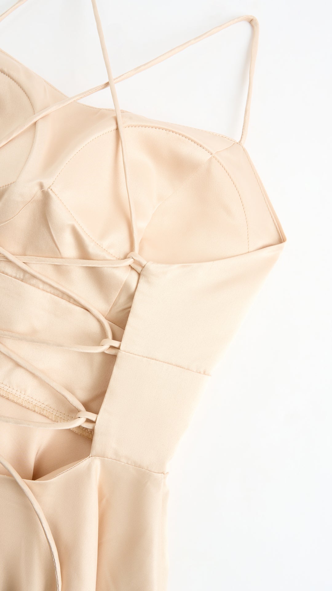Abito Lungo Elegante in Raso con Spalline Sottili –  “Estella”